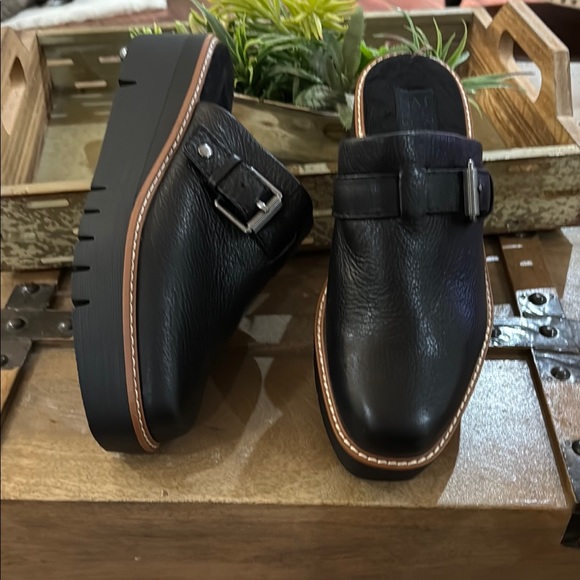 Naturalizer Shoes - Naturalizer Black Mules with Buckle and Platform Sole. Size 7.5